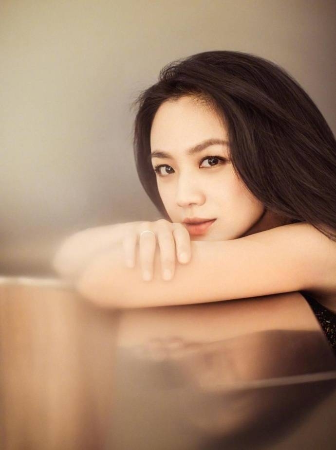 汤唯带女儿回北京安家，被质疑与<a href=