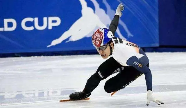 黄大宪犯规<a href=