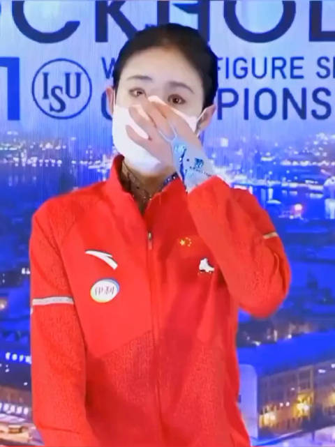 谷爱凌美甲图片