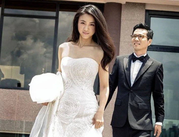 43岁汤唯遭<a href=