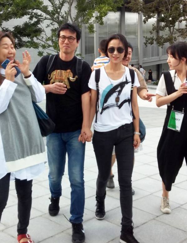 43岁汤唯遭<a href=