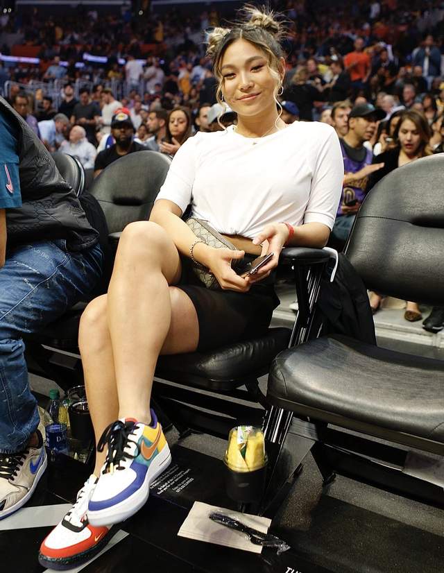 17岁夺金，21岁卫冕！美国天才一滑制胜，喜极而泣，父母是<a href=