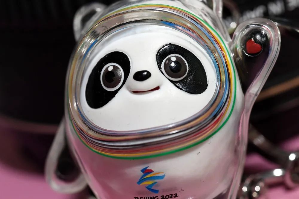 冰墩墩这么可爱,还是被反华势力盯上了!休闲区蓝鸢梦想 - Www.slyday.coM 冰墩墩这么可爱,还是被反华势力盯上了!休闲区蓝鸢梦想 - Www.slyday.coM