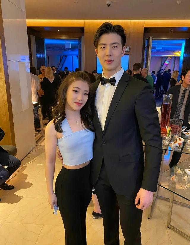 一起长大除了睡觉形影不离花滑王诗玥柳鑫宇甜蜜背后是假糖