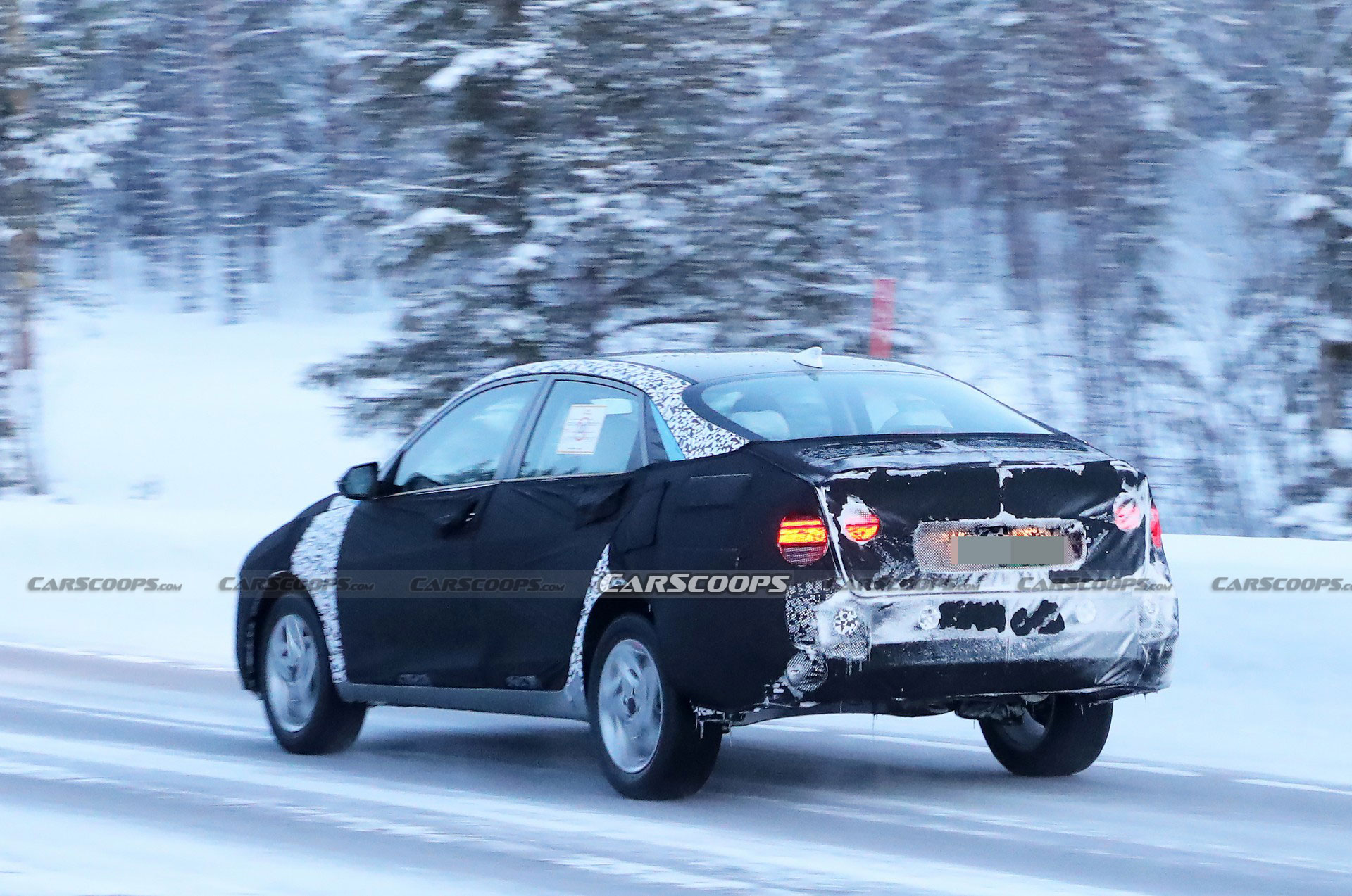 有望年底亮相 新款现代雅绅特冬测谍照曝光