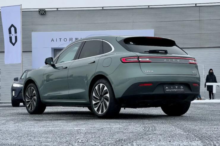 余承东的吹车哲学:和纯电动车比续航,和燃油车比加速休闲区蓝鸢梦想 - Www.slyday.coM 余承东的吹车哲学:和纯电动车比续航,和燃油车比加速休闲区蓝鸢梦想 - Www.slyday.coM