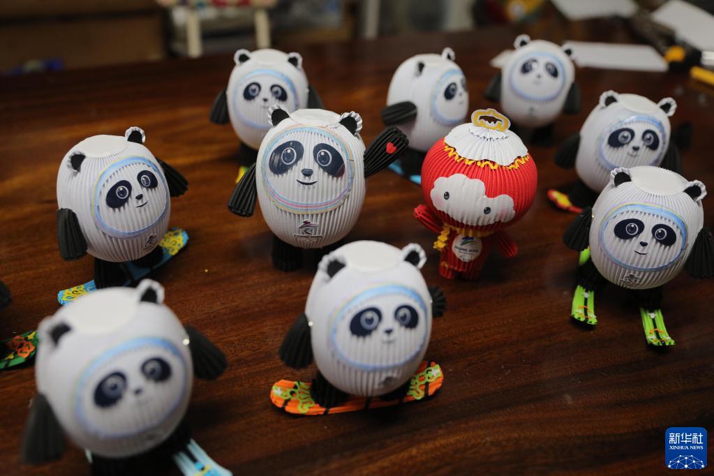 新华全媒+丨纸上谈“冰”——非遗掐纸技艺呈现别样“冰墩墩”“雪容融”休闲区蓝鸢梦想 - Www.slyday.coM 新华全媒+丨纸上谈“冰”——非遗掐纸技艺呈现别样“冰墩墩”“雪容融”休闲区蓝鸢梦想 - Www.slyday.coM