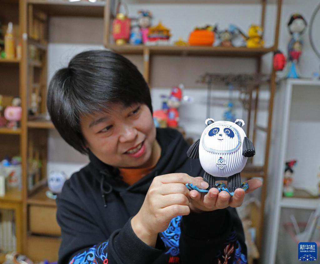 新华全媒+丨纸上谈“冰”——非遗掐纸技艺呈现别样“冰墩墩”“雪容融”休闲区蓝鸢梦想 - Www.slyday.coM 新华全媒+丨纸上谈“冰”——非遗掐纸技艺呈现别样“冰墩墩”“雪容融”休闲区蓝鸢梦想 - Www.slyday.coM