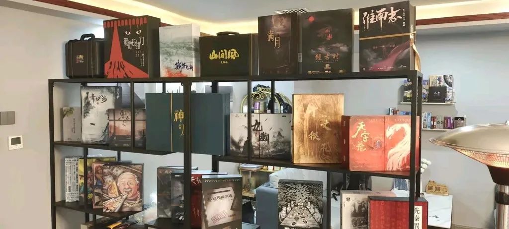 过年玩出“新花样”!“剧本杀”成为年轻人新宠休闲区蓝鸢梦想 - Www.slyday.coM 过年玩出“新花样”!“剧本杀”成为年轻人新宠休闲区蓝鸢梦想 - Www.slyday.coM