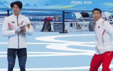 高亭宇假装扔冰墩墩，<a href=