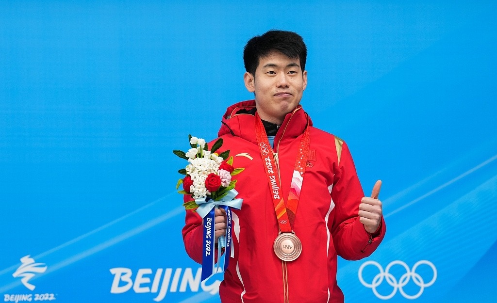 冬奥会最新奖牌榜！闫文港创历史，中国紧追美国！日本第10<a href=