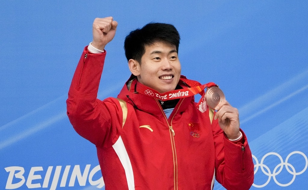 冬奥会最新奖牌榜！闫文港创历史，中国紧追美国！日本第10<a href=