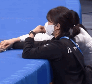 冬奥会名场面！名将丢金痛哭，队友狂笑，<a href=