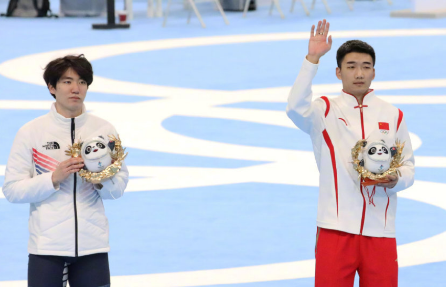 高亭宇假装扔冰墩墩，<a href=