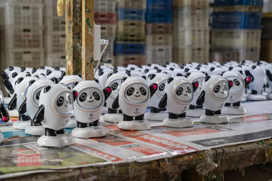 紧急提醒!有人说免费送冰墩墩,青岛网友激动坏了…朋友圈里疯转!先别转了,看完真相你会哭的休闲区蓝鸢梦想 - Www.slyday.coM 紧急提醒!有人说免费送冰墩墩,青岛网友激动坏了…朋友圈里疯转!先别转了,看完真相你会哭的休闲区蓝鸢梦想 - Www.slyday.coM