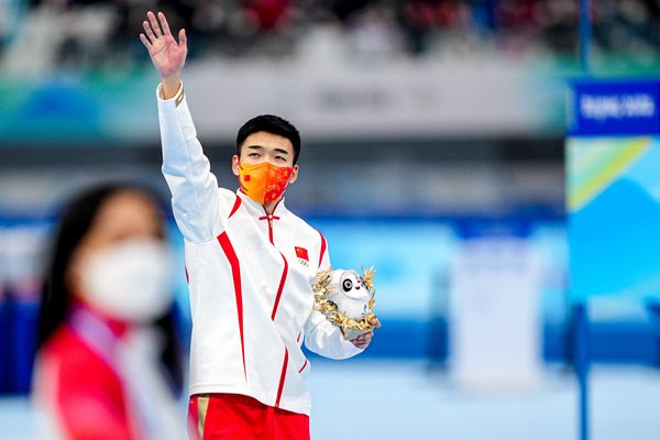 高亭宇:金牌献给祖国休闲区蓝鸢梦想 - Www.slyday.coM 高亭宇:金牌献给祖国休闲区蓝鸢梦想 - Www.slyday.coM