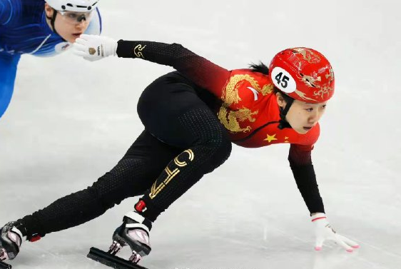 范可新最后一棒超越！为中国队拿到铜牌，荷兰冠军，<a href=