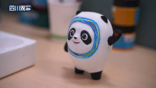 暖心医院送9岁小患者3d打印版冰墩墩