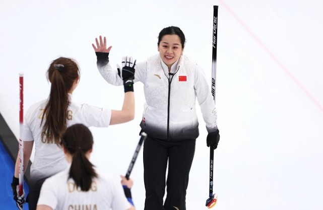 又赢了！连克上届冬奥冠亚军！中国女子冰壶队苦战逆转战胜<a href=