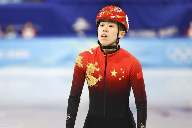 冬奥会，泪目，范可新疯狂冲刺，亲吻冰面，<a href=