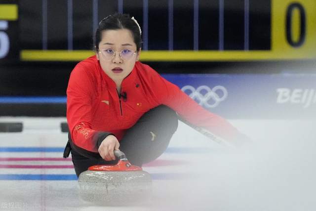 冬奥冰壶，太励志，她被网友称为“YYDS”，关键时刻打崩<a href=