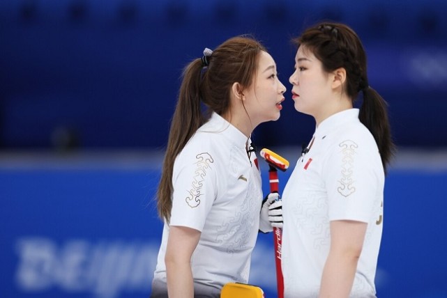 又赢了！连克上届冬奥冠亚军！中国女子冰壶队苦战逆转战胜<a href=
