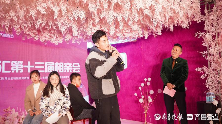 现在相亲都这么卷的吗?潍坊印象汇相亲大会现场一女士被多次表白休闲区蓝鸢梦想 - Www.slyday.coM 现在相亲都这么卷的吗?潍坊印象汇相亲大会现场一女士被多次表白休闲区蓝鸢梦想 - Www.slyday.coM