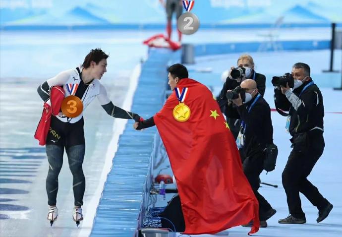 用口罩擦冰墩墩 赛后无人祝贺：这十大画面 让<a href=