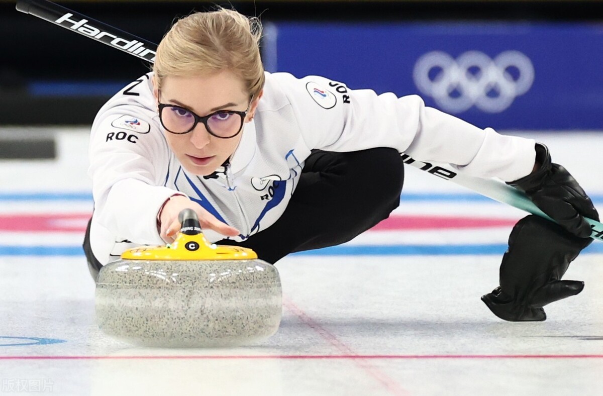 女子冰壶加拿大队大胜，美国队击败<a href=