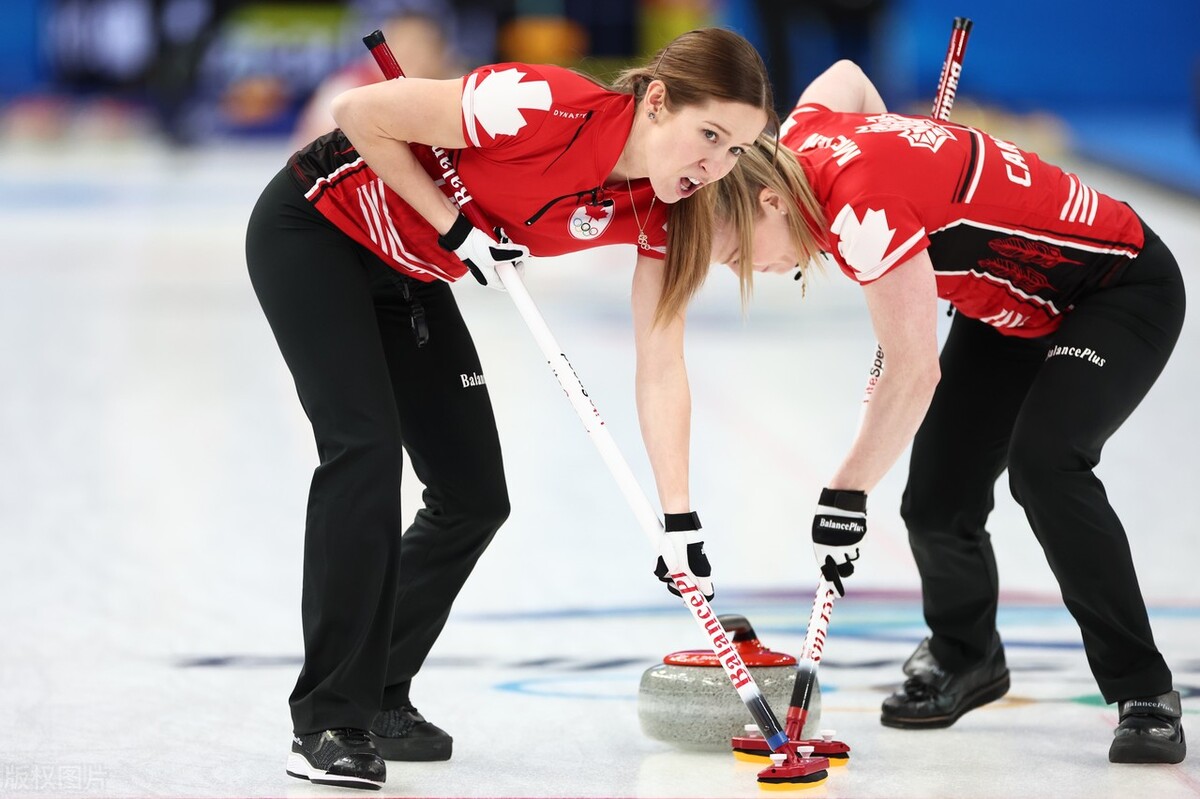 女子冰壶加拿大队大胜，美国队击败<a href=