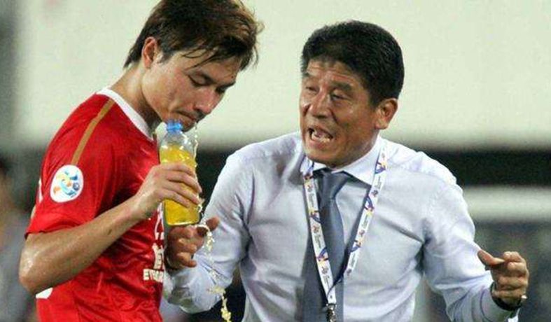 刘建宏连线李章洙,建议狠练本土球员体能!中国足球靠<a href=