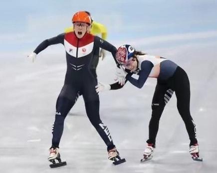 用口罩擦冰墩墩 赛后无人祝贺：这十大画面 让<a href=