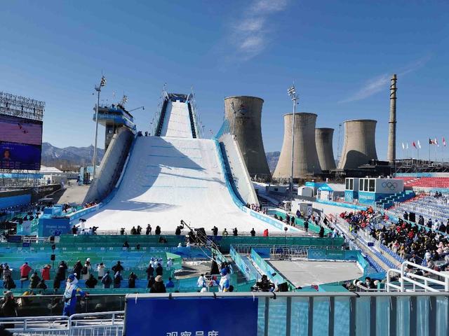 娜娜的冬奥日记|首钢滑雪大跳台的“B面”休闲区蓝鸢梦想 - Www.slyday.coM 娜娜的冬奥日记|首钢滑雪大跳台的“B面”休闲区蓝鸢梦想 - Www.slyday.coM