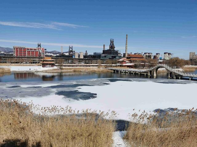 娜娜的冬奥日记|首钢滑雪大跳台的“B面”休闲区蓝鸢梦想 - Www.slyday.coM 娜娜的冬奥日记|首钢滑雪大跳台的“B面”休闲区蓝鸢梦想 - Www.slyday.coM
