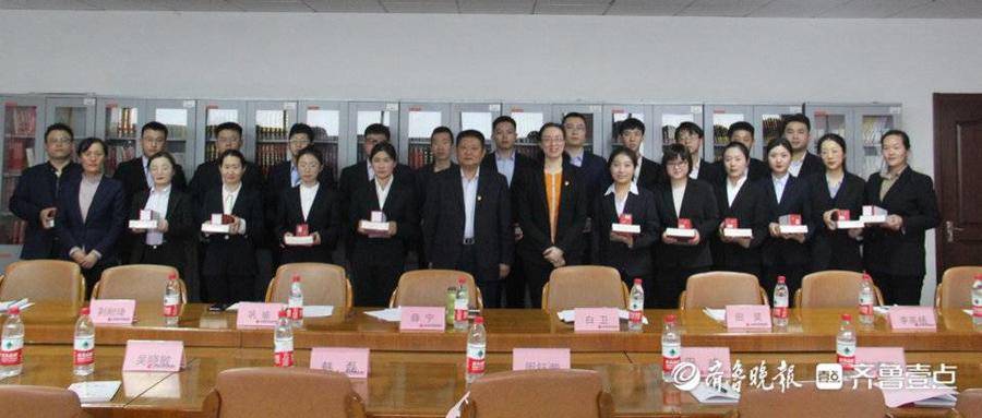 传承“挎包精神”展现青春力量,桓台农商银行召开新员工见面会休闲区蓝鸢梦想 - Www.slyday.coM 传承“挎包精神”展现青春力量,桓台农商银行召开新员工见面会休闲区蓝鸢梦想 - Www.slyday.coM