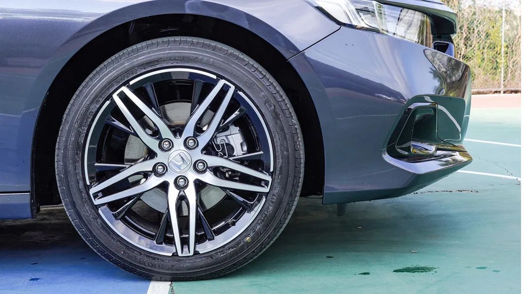 25万级必选!它们油耗最低只要4.1L 但这两中型车谁更值?