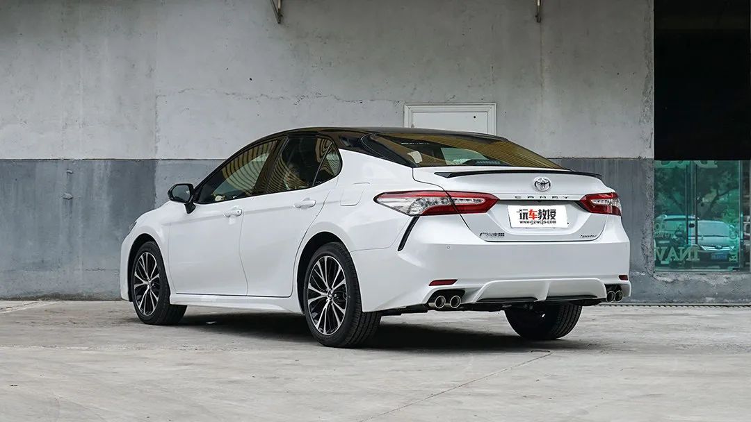 25万级必选!它们油耗最低只要4.1L 但这两中型车谁更值?