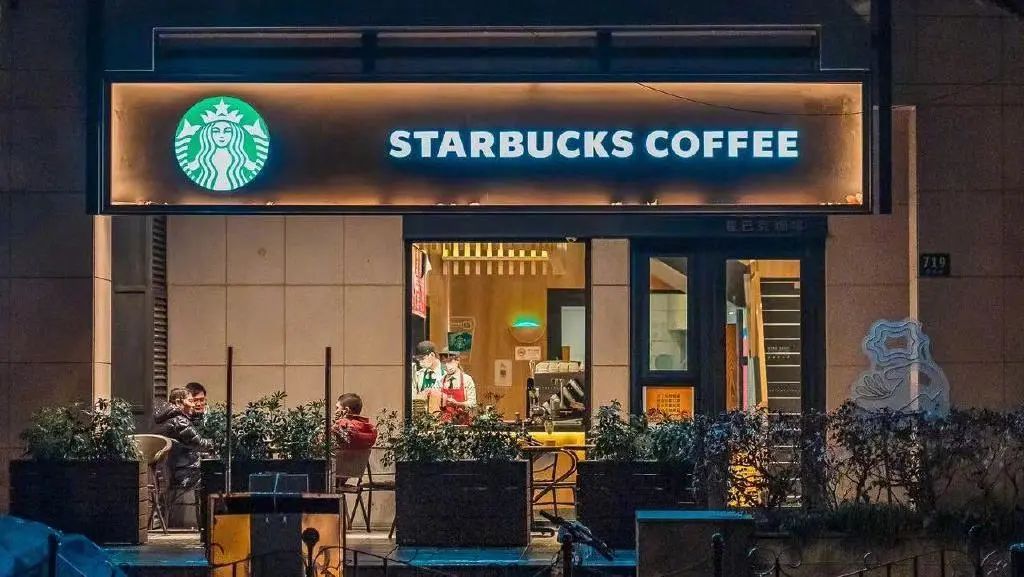 星巴克一面涨价一面驱赶吃盒饭的民警?人民网评:谁给的底气?休闲区蓝鸢梦想 - Www.slyday.coM 星巴克一面涨价一面驱赶吃盒饭的民警?人民网评:谁给的底气?休闲区蓝鸢梦想 - Www.slyday.coM