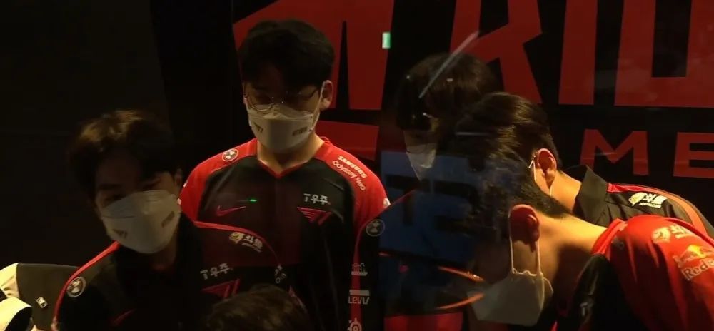 希望Faker骂队友一顿！<a href=