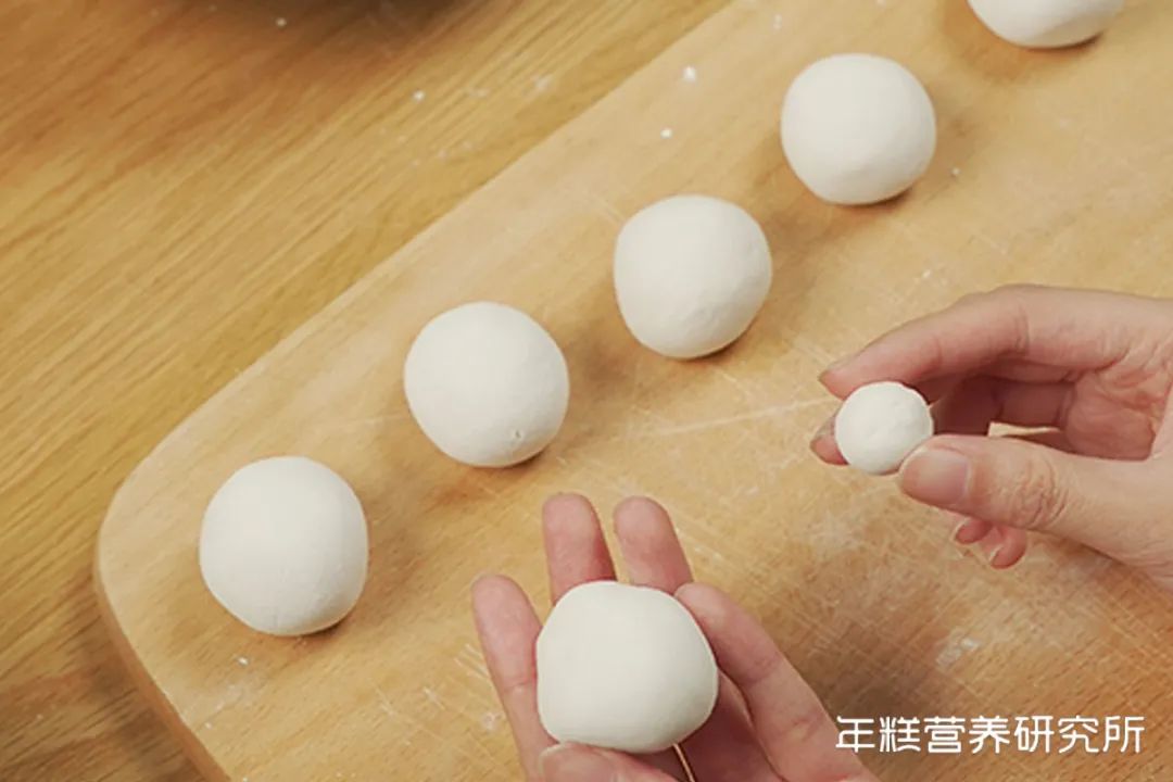 全网都在求“冰墩墩”!我们做了汤圆版,少油少糖健康简单,娃和大人都抢着吃休闲区蓝鸢梦想 - Www.slyday.coM 全网都在求“冰墩墩”!我们做了汤圆版,少油少糖健康简单,娃和大人都抢着吃休闲区蓝鸢梦想 - Www.slyday.coM