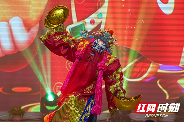 岳阳屈原区:2022年元宵晚会精彩上演休闲区蓝鸢梦想 - Www.slyday.coM 岳阳屈原区:2022年元宵晚会精彩上演休闲区蓝鸢梦想 - Www.slyday.coM