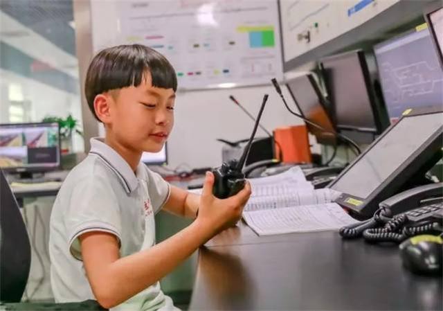 3岁雪地裸跑,5岁开飞机,“鹰式教育”下的小男孩如今成才了吗?休闲区蓝鸢梦想 - Www.slyday.coM 3岁雪地裸跑,5岁开飞机,“鹰式教育”下的小男孩如今成才了吗?休闲区蓝鸢梦想 - Www.slyday.coM