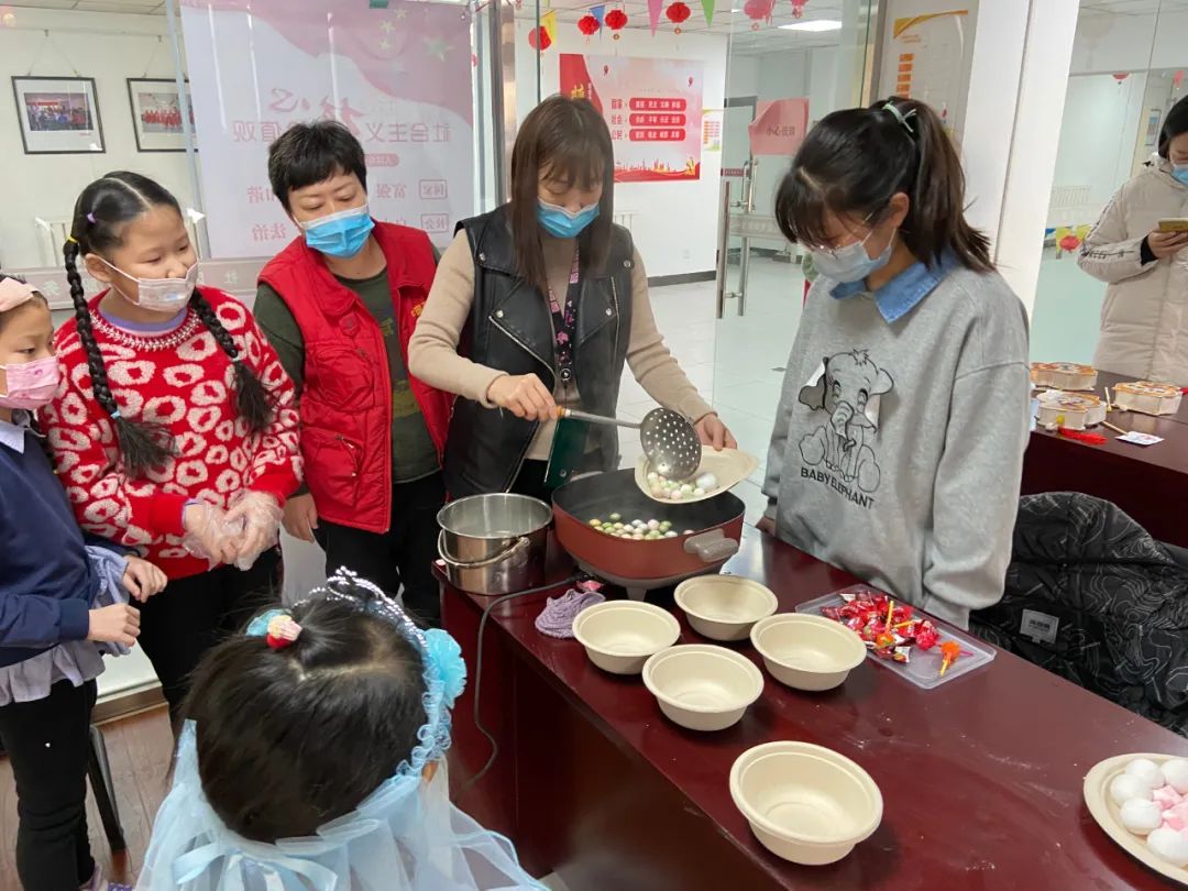 【网络中国节·元宵】“冰墩墩”送祝福 浓情邻里庆元宵休闲区蓝鸢梦想 - Www.slyday.coM 【网络中国节·元宵】“冰墩墩”送祝福 浓情邻里庆元宵休闲区蓝鸢梦想 - Www.slyday.coM