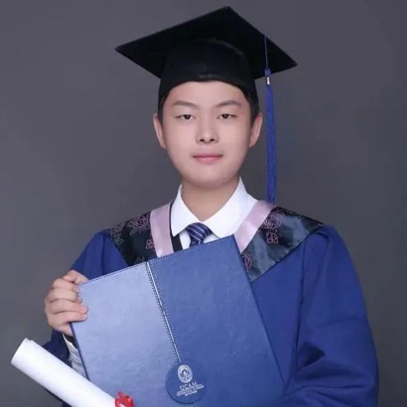 3岁雪地裸跑,5岁开飞机,“鹰式教育”下的小男孩如今成才了吗?休闲区蓝鸢梦想 - Www.slyday.coM 3岁雪地裸跑,5岁开飞机,“鹰式教育”下的小男孩如今成才了吗?休闲区蓝鸢梦想 - Www.slyday.coM