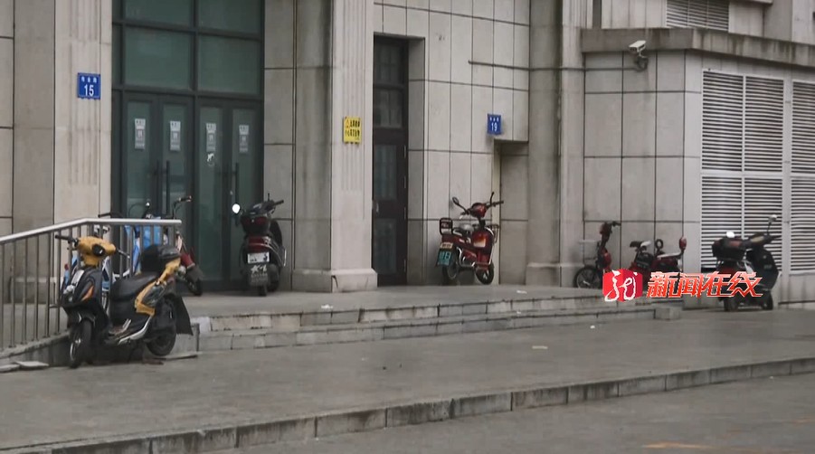 佳木斯 “进货价”全网最低!男子被警察盯上了……休闲区蓝鸢梦想 - Www.slyday.coM 佳木斯 “进货价”全网最低!男子被警察盯上了……休闲区蓝鸢梦想 - Www.slyday.coM