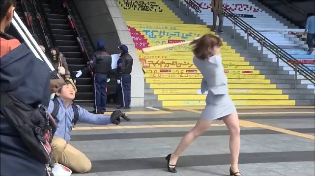 谁有这部丰田雅力士的广告链接？我朋友想看看完整版