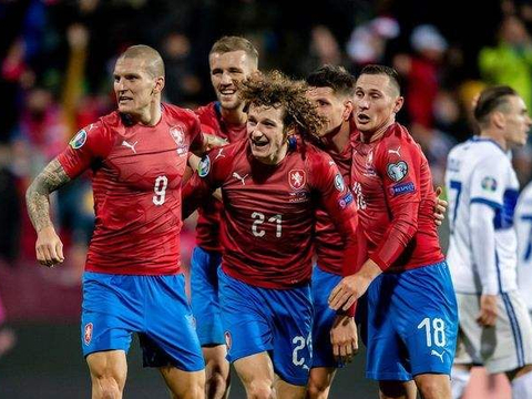 揭秘捷克队的欧洲杯阵容：球员、战术和夺冠希望