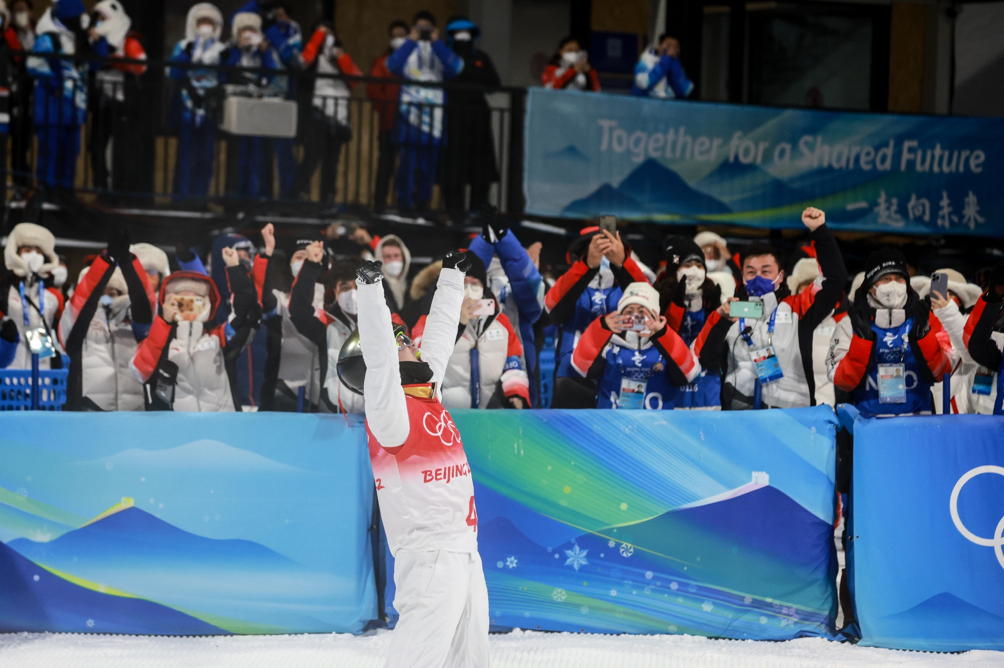 齐广璞:最后一跳,拼的真是惊心动魄!休闲区蓝鸢梦想 - Www.slyday.coM 齐广璞:最后一跳,拼的真是惊心动魄!休闲区蓝鸢梦想 - Www.slyday.coM