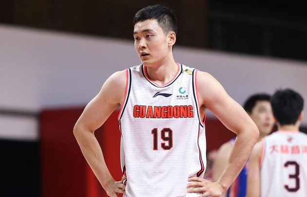 马力克正式离队广东宏远给予回应杜锋不放弃年轻球员