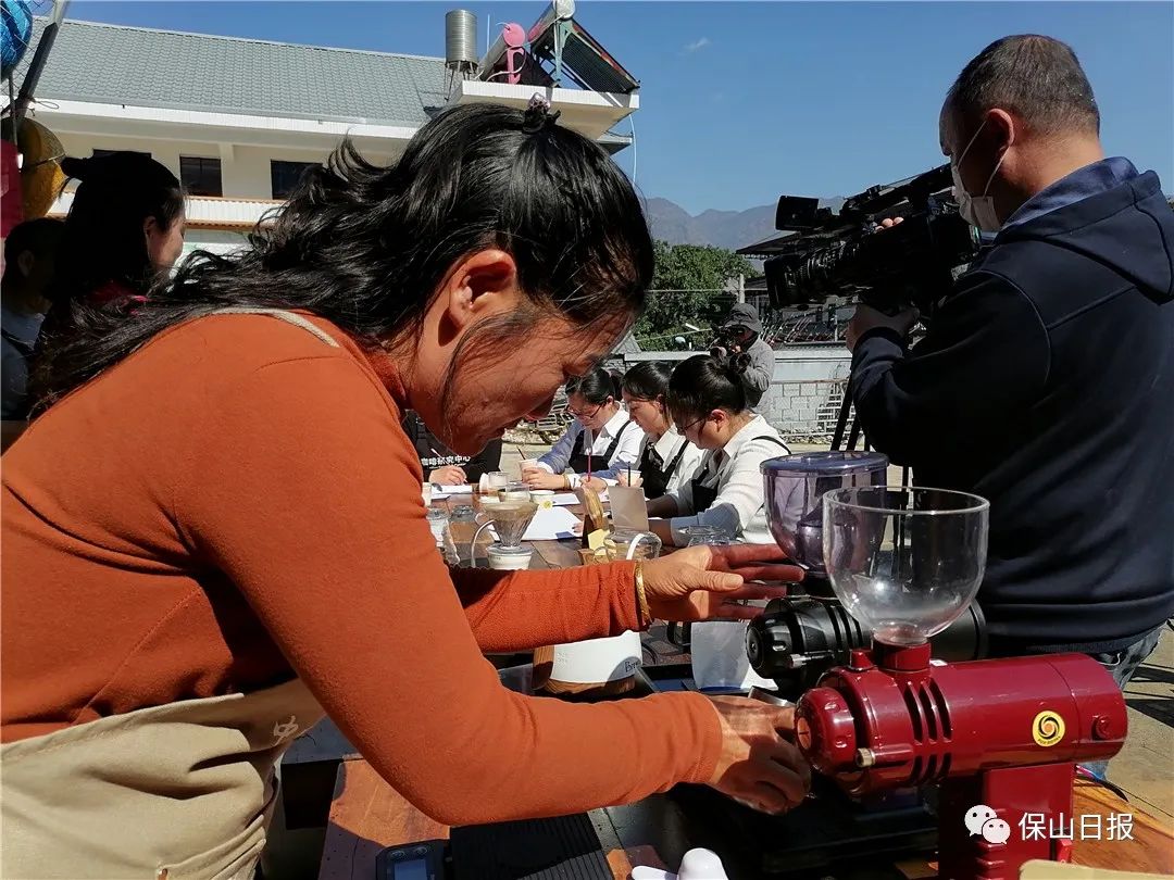 保山首届咖农冲煮大赛飘香中国咖啡第一村休闲区蓝鸢梦想 - Www.slyday.coM 保山首届咖农冲煮大赛飘香中国咖啡第一村休闲区蓝鸢梦想 - Www.slyday.coM